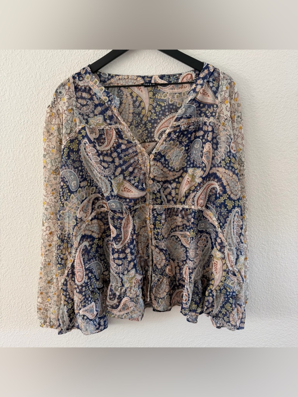 Torrid Mixed Print Long Sleeve Blouse Size 1 XL Lightweight Paisley Boho Floral